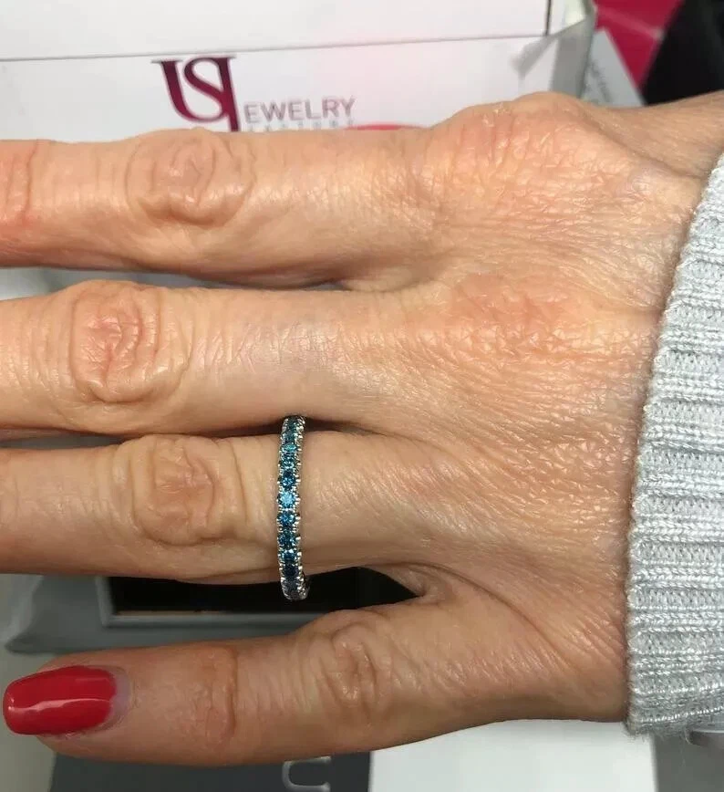 2Ct RoundLab создал синий топаз полный вечность обручальное кольцо 14K белое золото покрытием - Изображение 2 из 4