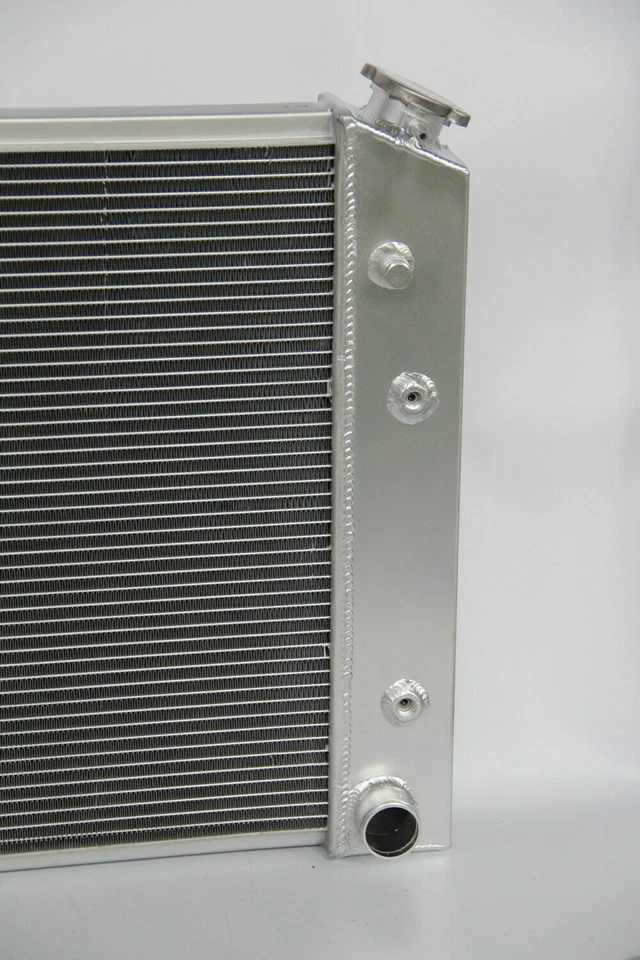 RADIADOR DE 3 FILAS PARA CHEVY GMC C/K 10/20/30 1500/2500/3500 JIMMY BLAZER 1973-1991 Foto 4 de 4