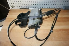  09-13 Mercedes R-class TRUNK Tailgate Lift Motor Pump w/ Cover & Cylinder 