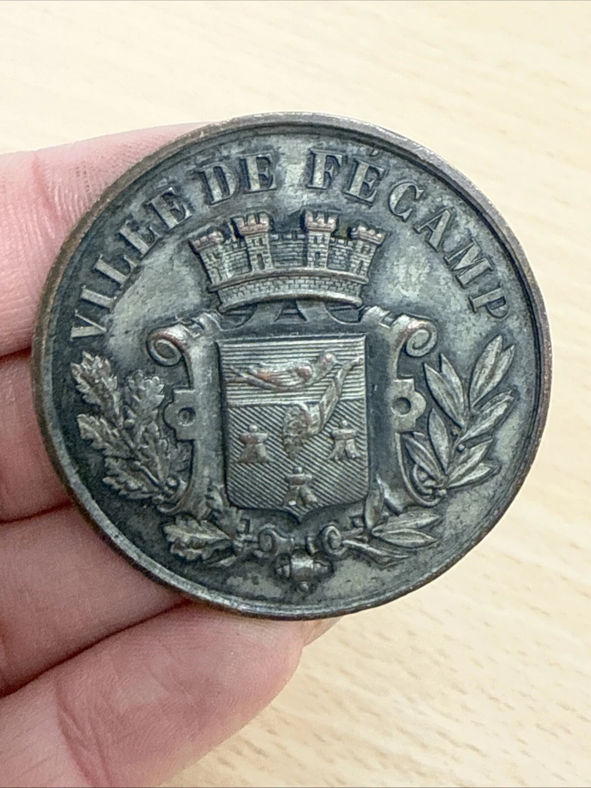 Médaille Ville De Fécamp Ex Labore Gloria Selle Yvonne En Bronze