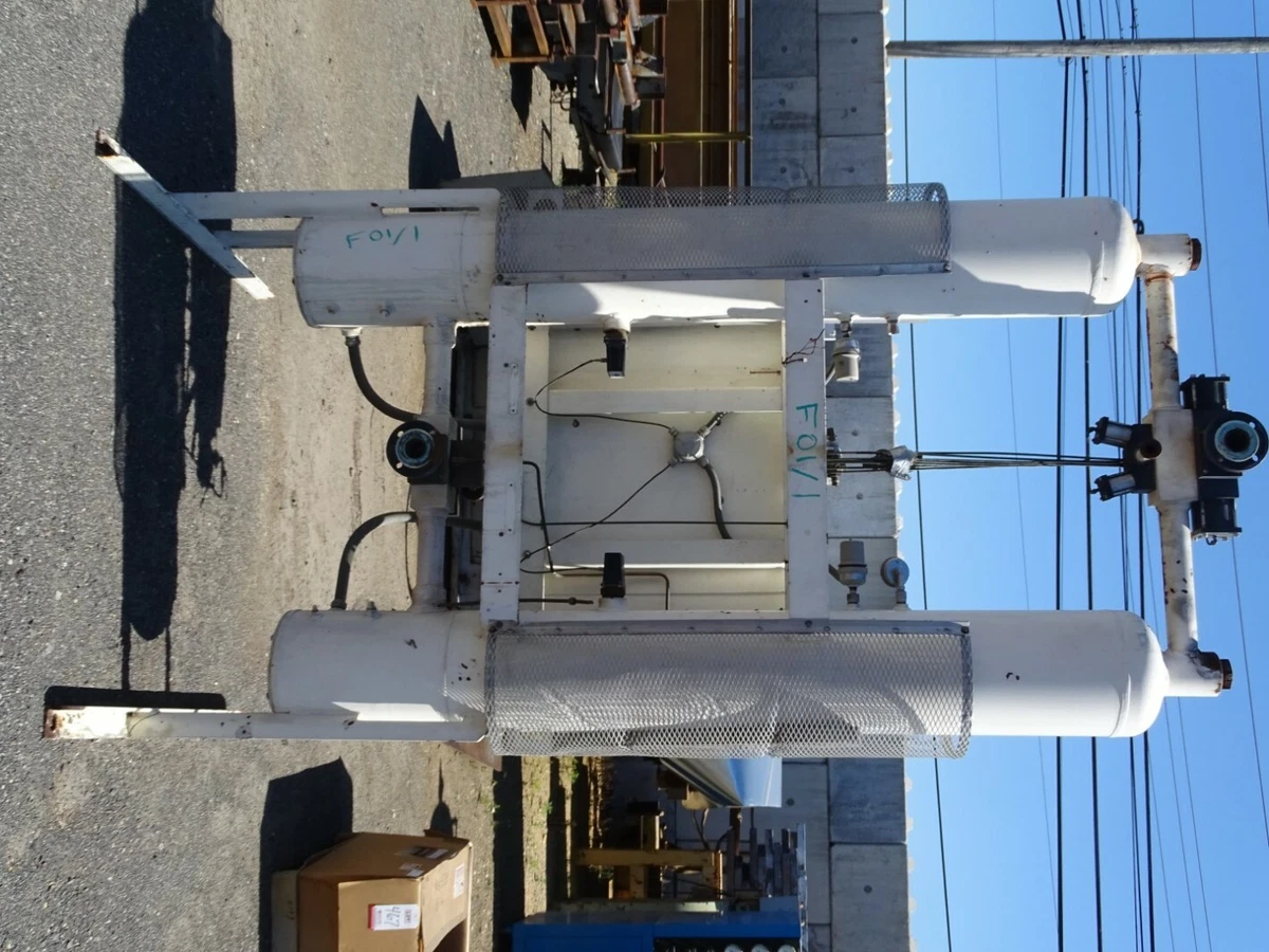 Pneumatic products air dryer outlet