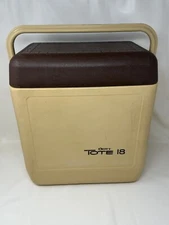 Vintage 1979 GOTT Tote 18 Cooler Plastic Model 1818 Good Condition Brown 16x14x9