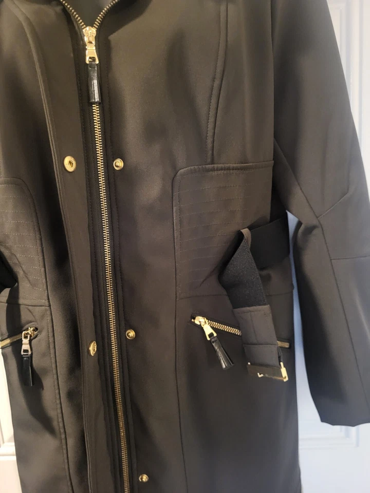 Abrigo Via Spiga, longitud media, talla grande, verde oliva, cuello de piel sintética extraíble Foto 3 de 4