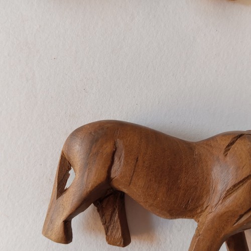 Lot 2 Vtg Hand Carved Wooden Wood Lion Figure Figurine African Safari Made Kenya - Picture 9 of 18