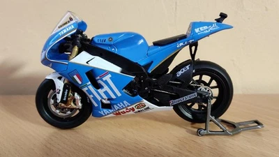 MOTO GP ALTAYA 1/18 YAMAHA YZR-M1 Valentino ROSSI N°46 Catalunya 2008 - Photo 1/4