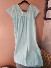 Vintage MINT GREEN Long Floral Lace Nightgown Nightie Grannycore Medium