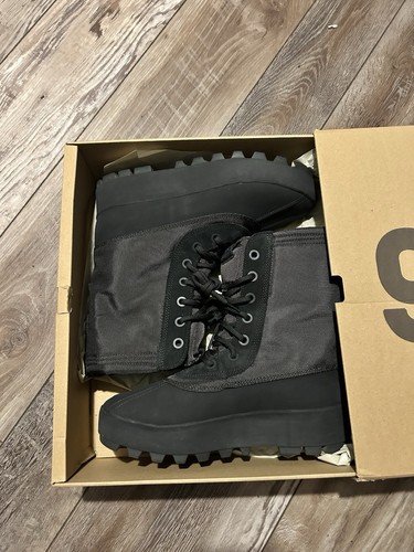 Size 9, YEEZY 950 Pirate Black