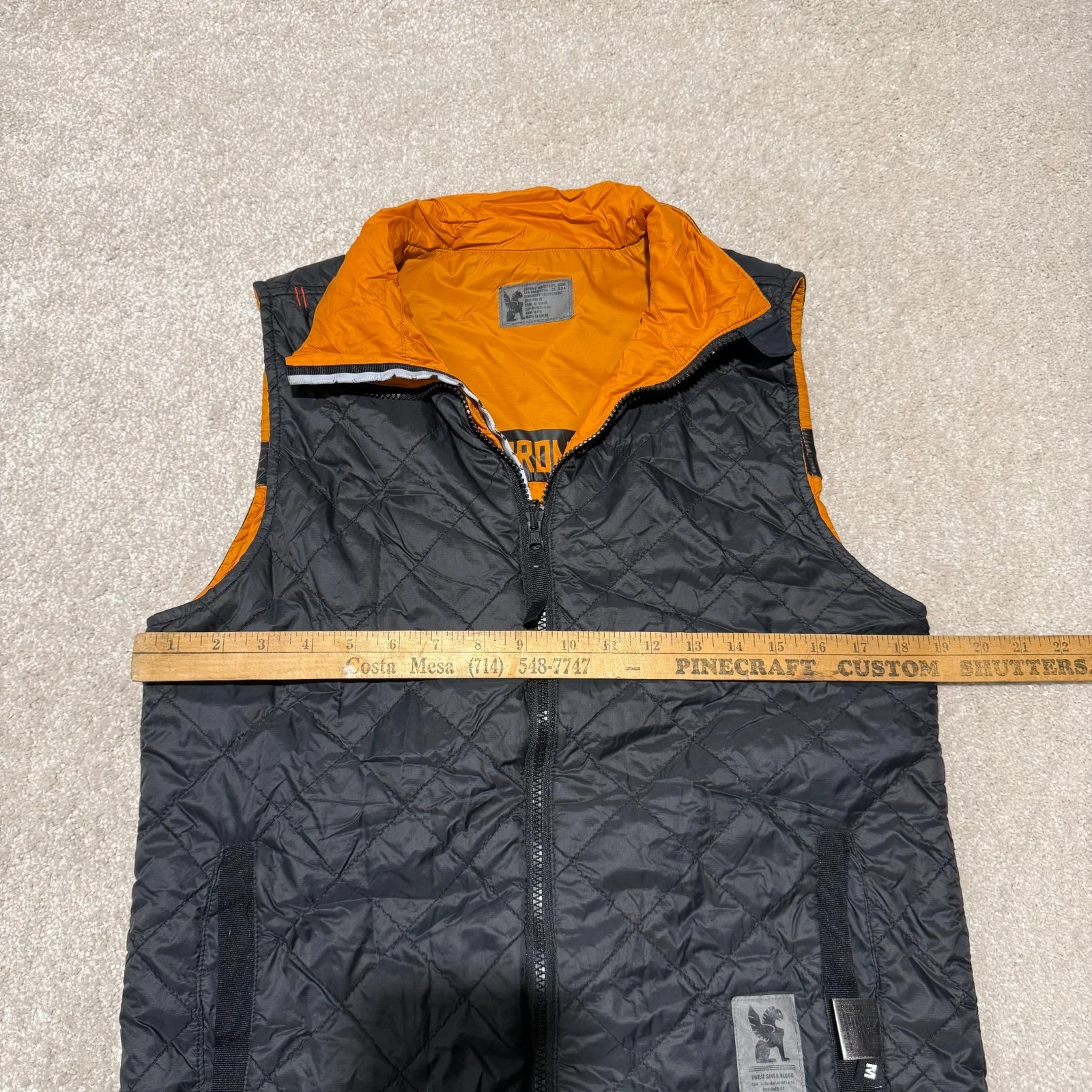 Chrome Industries Reversible Vest Men's Medium Black Quilted Cycling Full Zip image 4