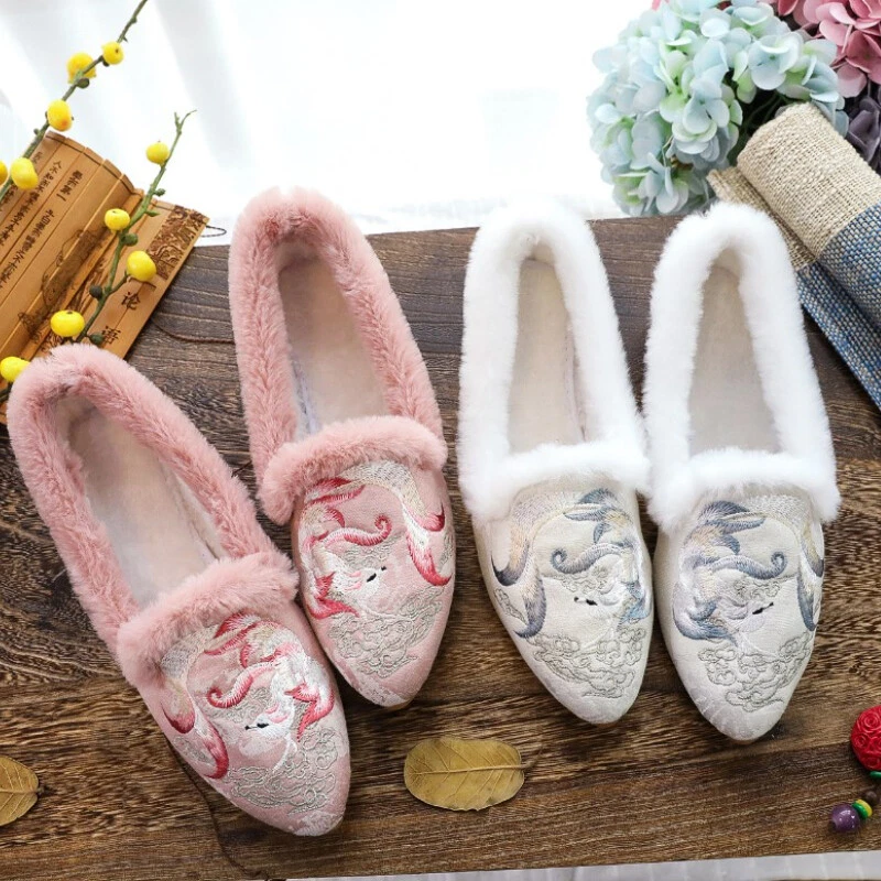 Flat shoes top with fur