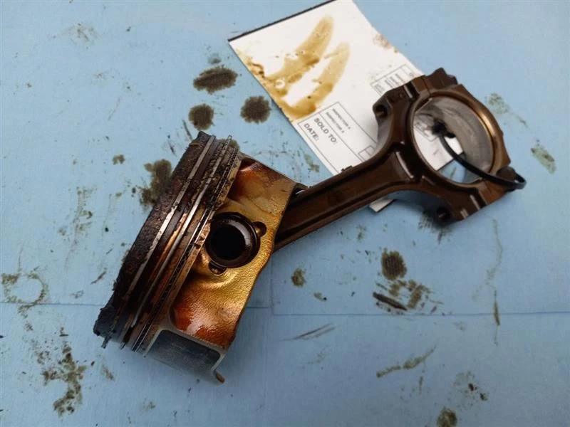 2011 CHEVROLET MALIBU FWD PISTON - Image 3 of 4