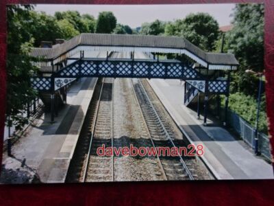 PHOTO  HAGLEY RAILWAY STATION AND FOOTBRIDGE