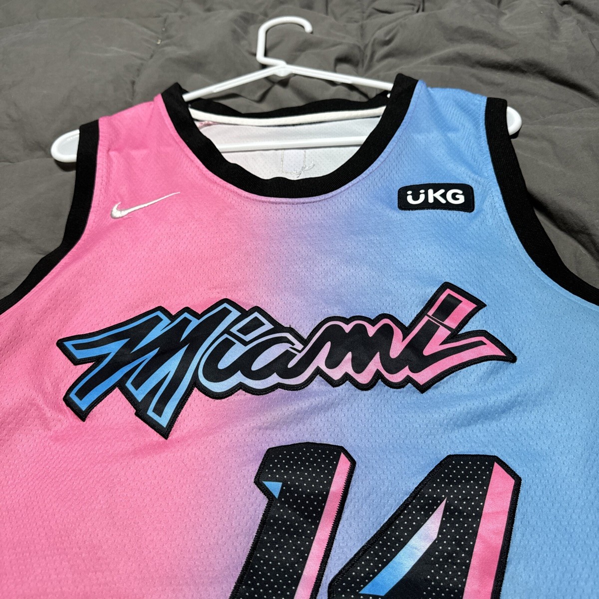 【未使用・新品】Miami Heat Tyler Herro ジャージ Mサイズ Tyler Herro 2021 Miami Heat City Connect Nike Swingman