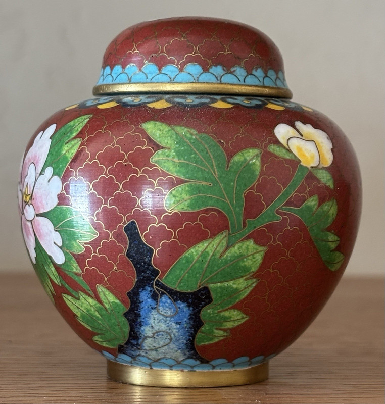 Chinese Cloisonne-Style Floral Ginger Jar Red Enamel Blue Rim Brass Base