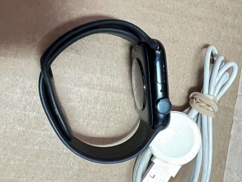 Apple Watch SE (2nd Gen 2022) 44mm GPS Aluminum Smartwatch - Picture 3 of 4
