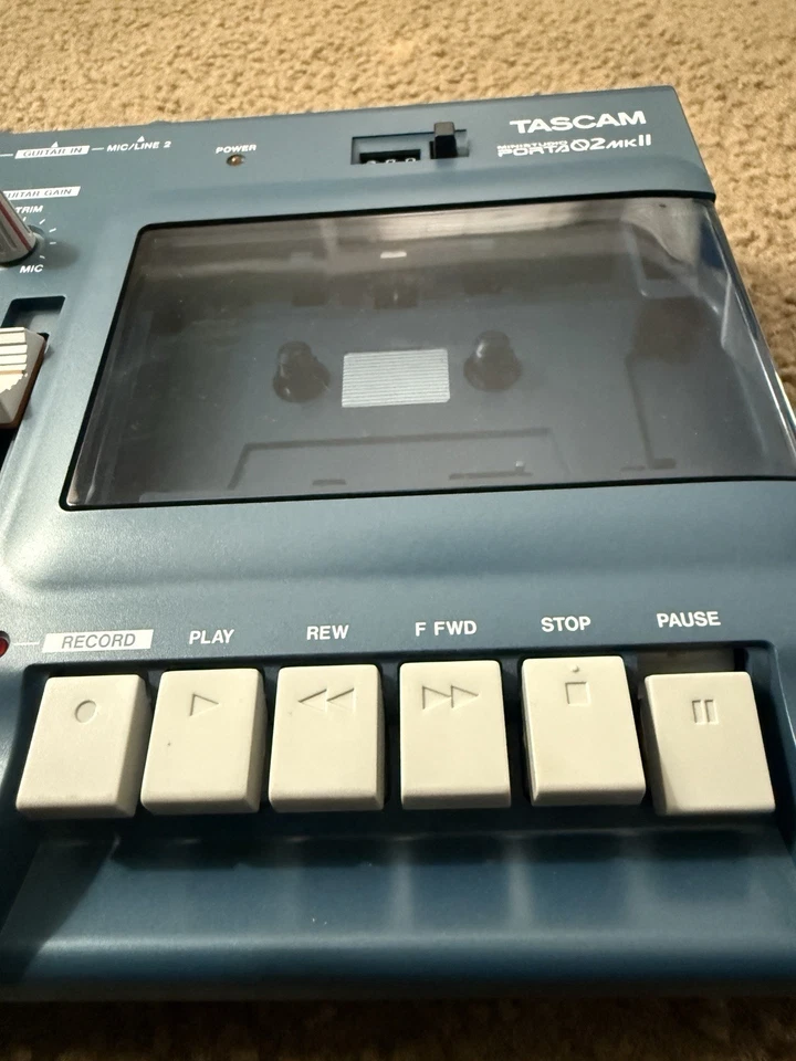Grabadora de casete analógica Tascam Porta02 MKII Ministudio Foto 3 de 4
