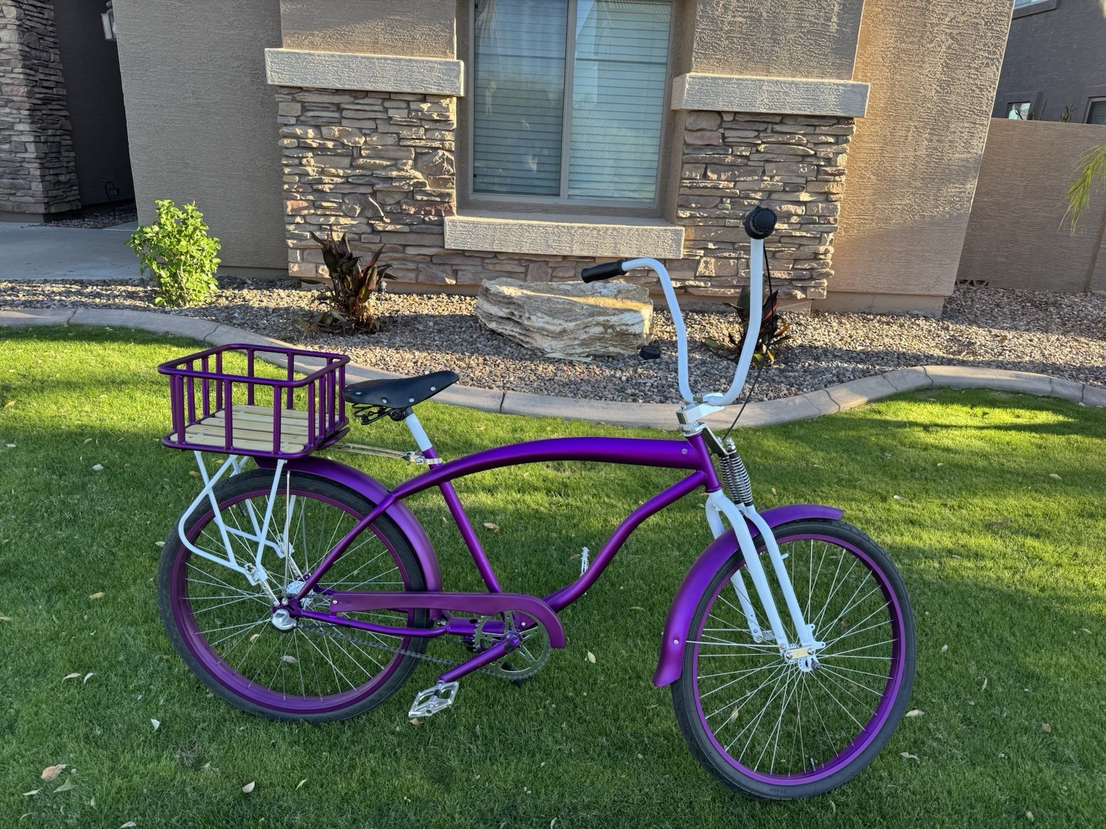 Purple & White Cruiser Bike, 3-Speed Grip Shifter, Basket, S