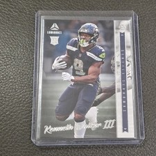2022 Panini Chronicles - Luminance Update Rookies Kenneth Walker III #206 (RC)