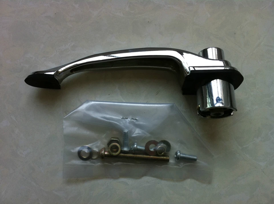 PORSCHE 356 A B C SC 356A 356B 356C 356SC MANIJAS DE PUERTA CON CERRADURA CROMADAS EN EL LADO EXTERIOR Foto 3 de 4