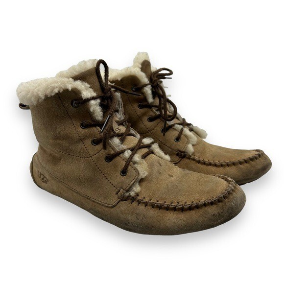 Ugg Women's 7 Chickaree Moccasin Boots High Top Lace Up Ugg Women's 7 Chickaree Moccasin Boots High Top Lace Up