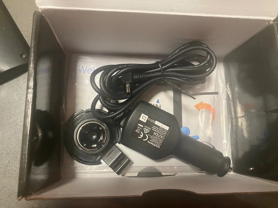 Garmin nuvi 2589 LMT GPS Bundle Free Sipping - Image 2 of 2