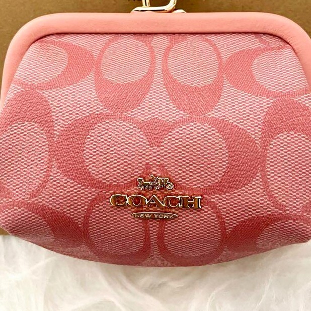 COACH コーチ C1708 新作 キスロックバッグ レディース 小銭入 COACH Nora Kisslock Coin Case In Signature Canvas pink C1708