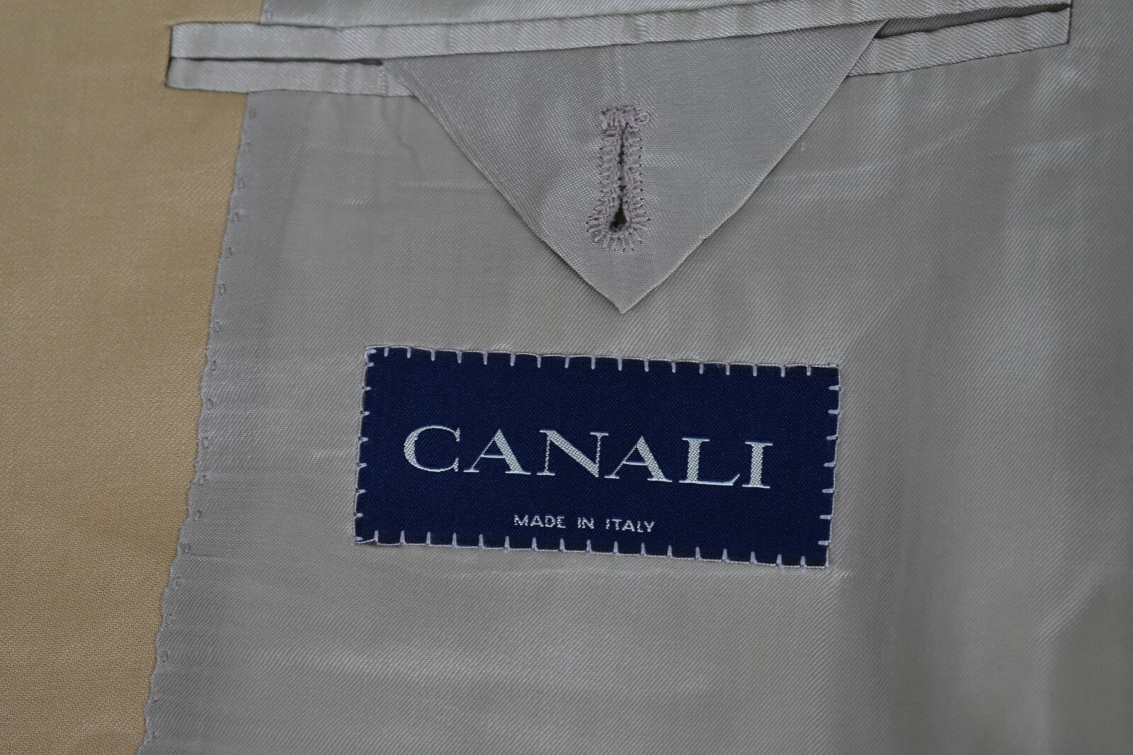 Perfect $1895 CANALI Solid Beige Side Vent Suit 4… - image 7