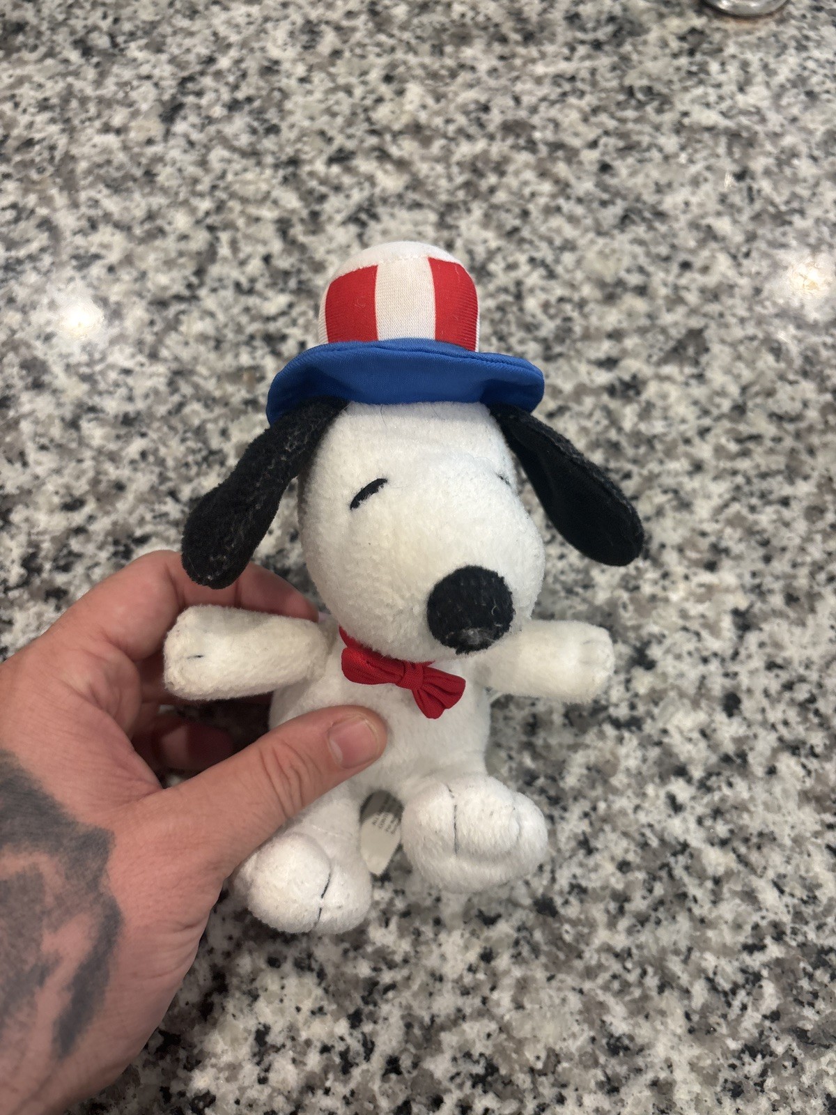 Snoopy Patriotic Plush Uncle Sam Hat USA Flag Peanuts Stuffed Animal