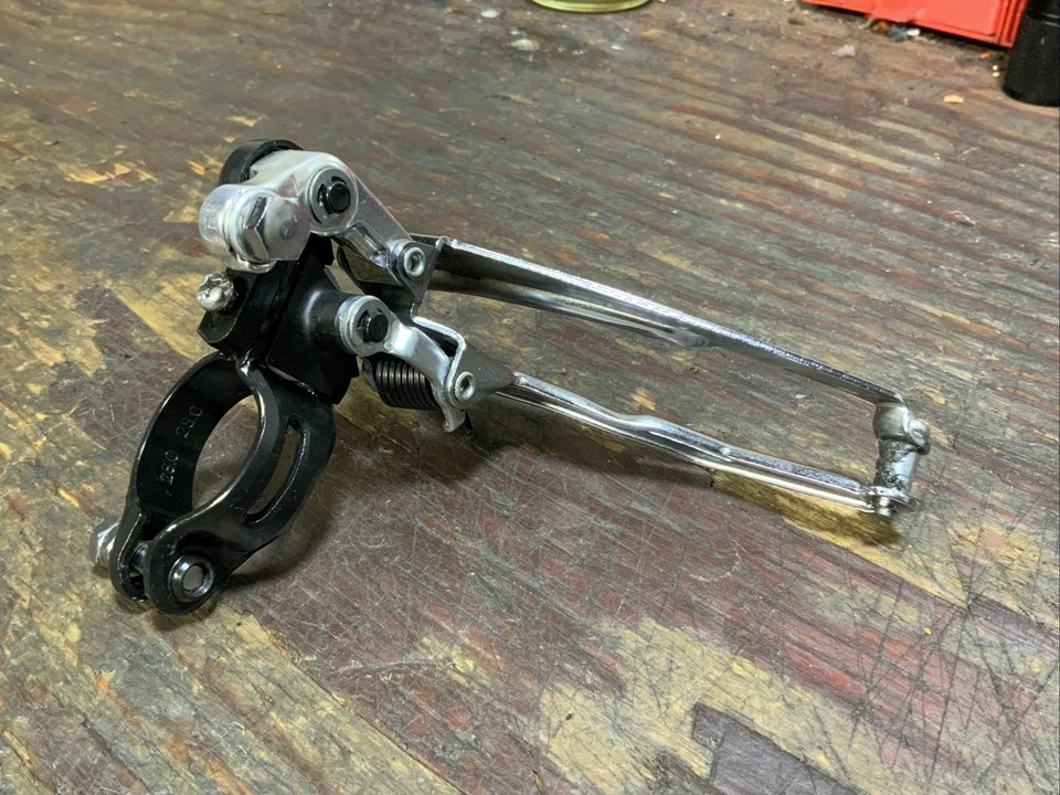 Desviador delantero Shimano Altus A20 FD-AT20 abrazadera 28,6 mm tracción inferior triple Foto 3 de 4