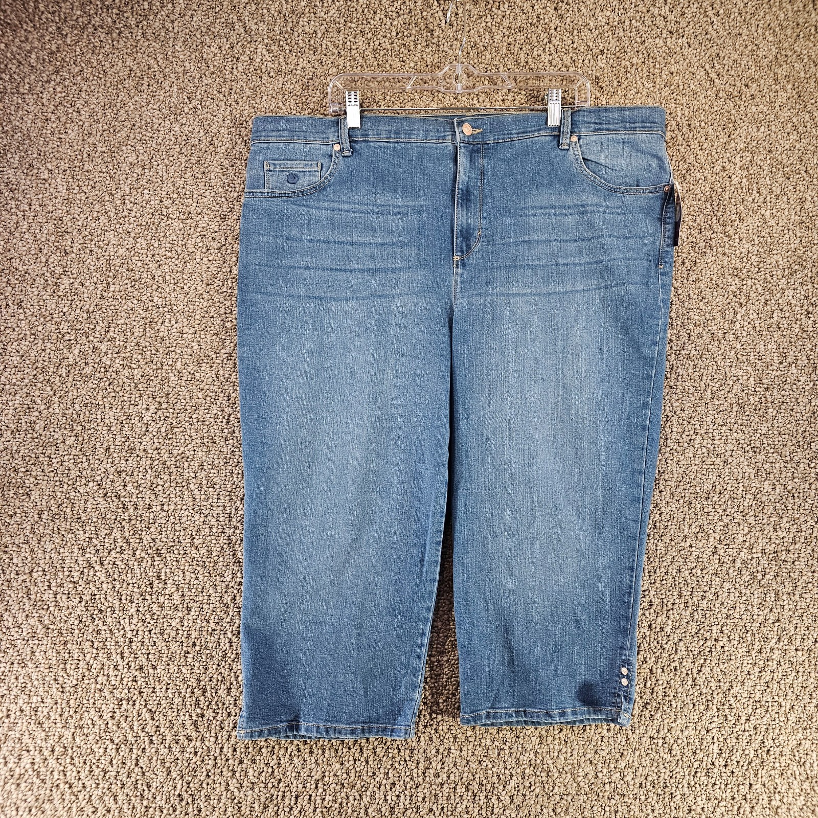 Womens Sz 20 (measures 42x19) New