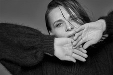 Juliette Binoche - Attrice cinematografica francese - Ballerina - Performer - POSTER 20"x30"