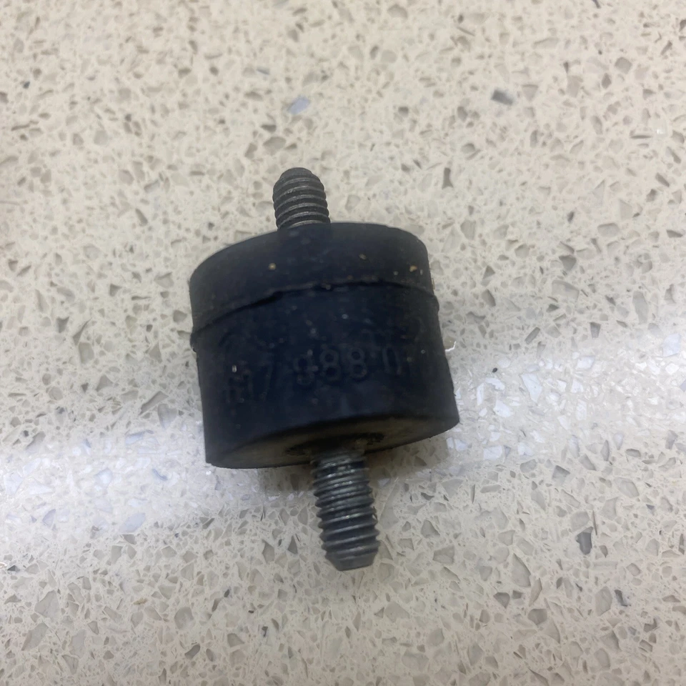 NUEVO 77-85 MERCEDES BENZ 240 300 FILTRO AIRE LIMPIADOR CARCASA MONTAJE PIEZA 6179880111 Foto 4 de 4