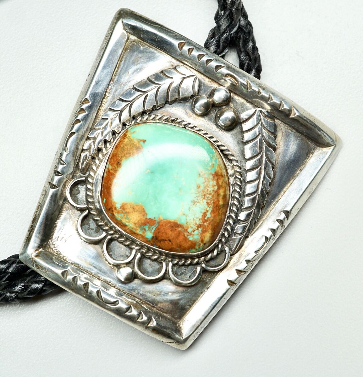 Native American One Of The Biggest Ever Lizard Turquoise Sterling Silver Bolo Tie Native American One Of The Biggest Ever Lizard Turquoise Sterling Silver Bolo Tie