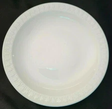 SET OF 2 CORNING CENTURA TULIP WHITE DINNER PLATES 10 1/2"