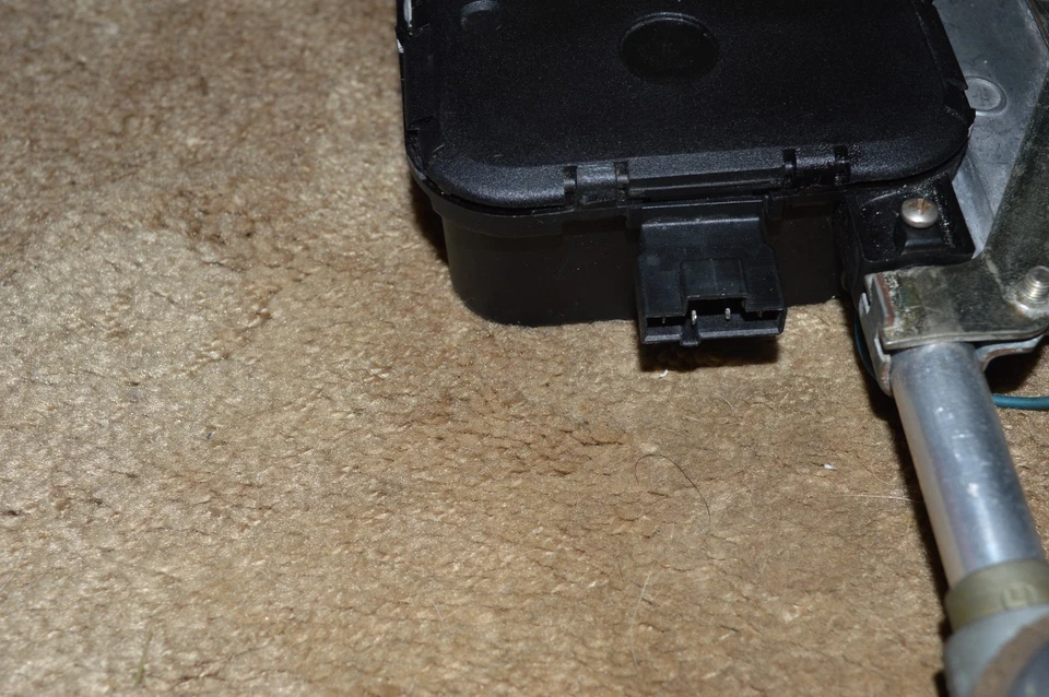 REMANUFACTURED 90-94 Mercedes R129 DL500 HIRSCHMANN Power Anternna 1298201775 - Image 4 of 4