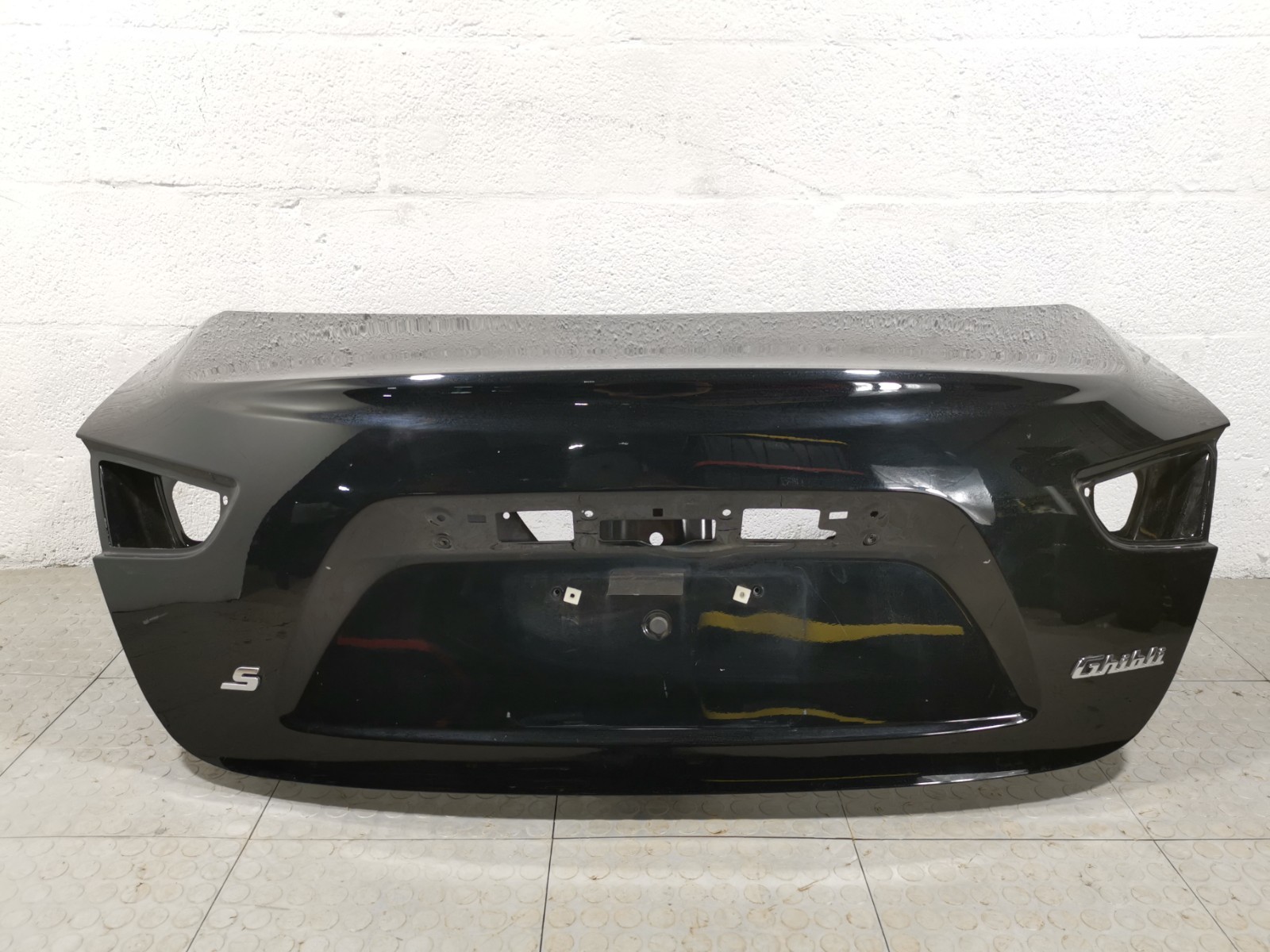 Maserati Ghibli RWD 2017 3.0 L Auto Rear Trunk Tailgate Shell Black Color OEM