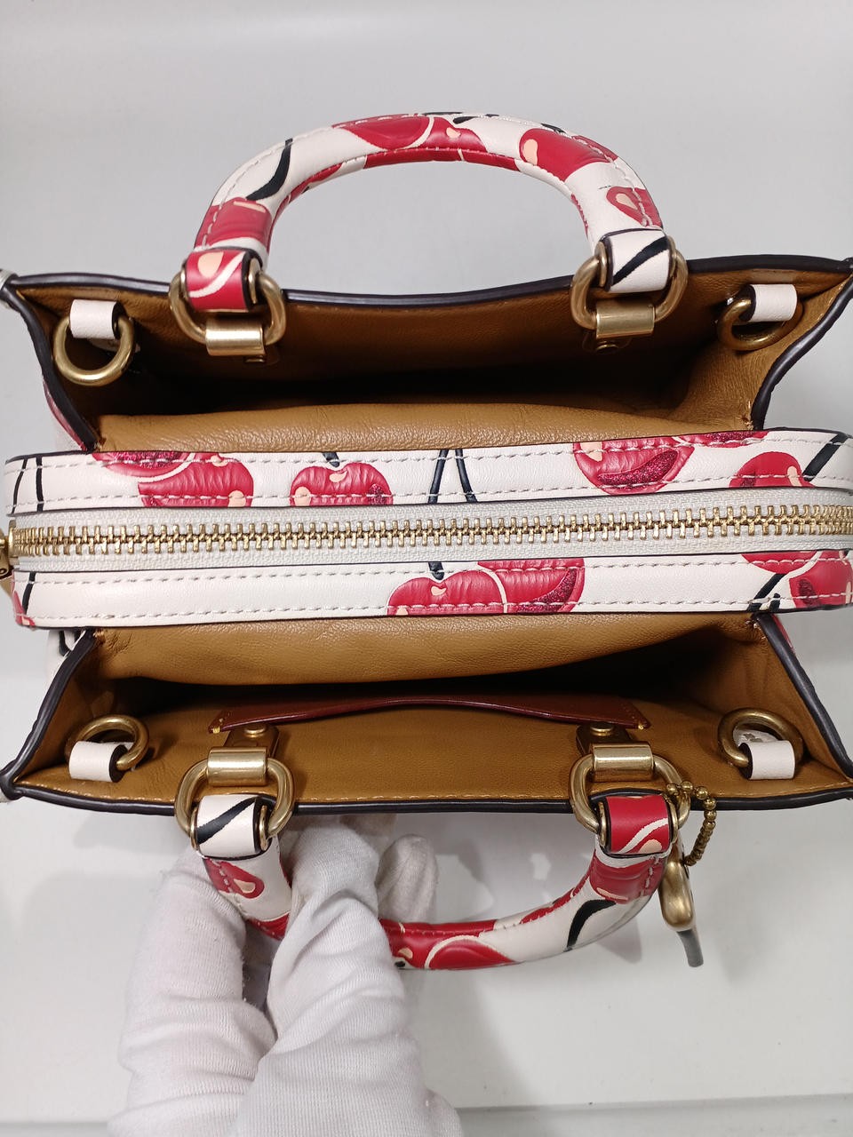 Authentic Cherry Pattern Shoulder Bag Model CB652… - image 8