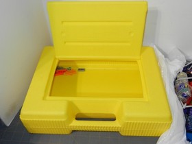 Vintage K'NEX Yellow Box of pieces 3+ lbs with Controllers/Motors/Case KNEX