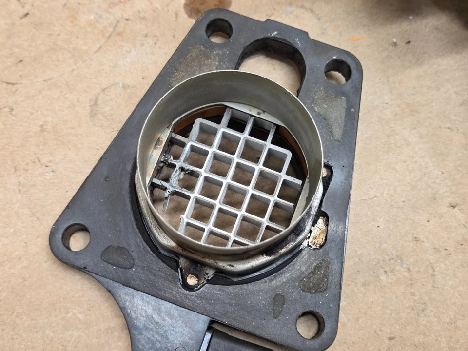 Camión Nissan Pathfinder D21 1986-1989 carrocería dura conjunto de carrocería del acelerador 2,4 L Foto 3 de 4