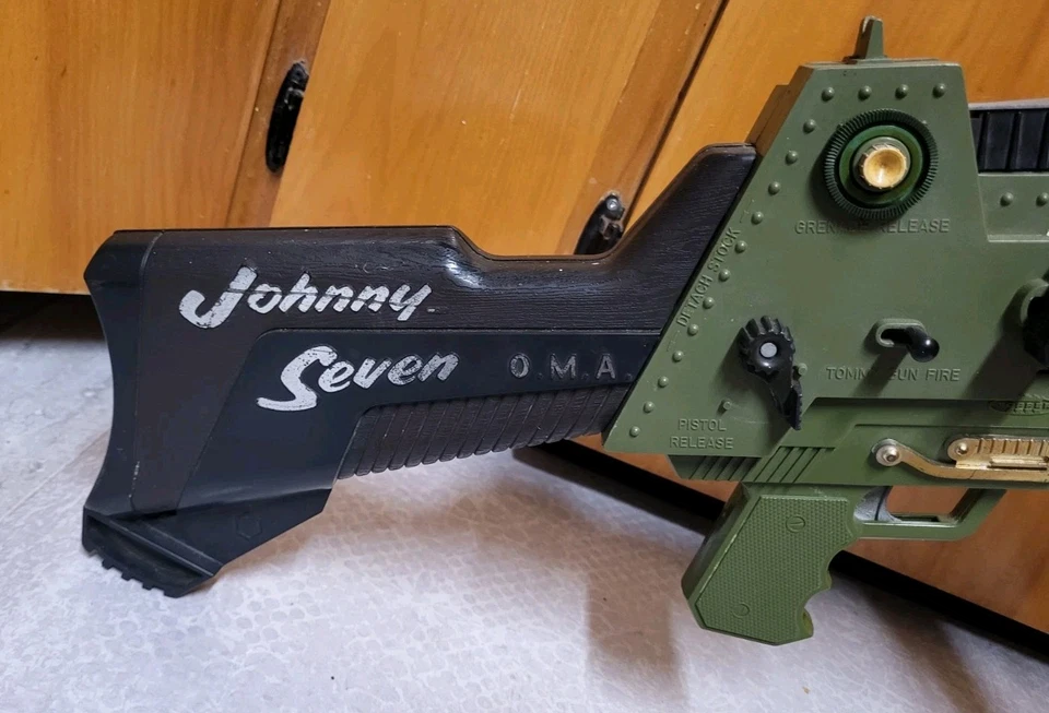Vintage 1964 Johnny Seven OMA With Detach Hand Pistol EXCELLENT CONDITION Topper - Image 2 of 4