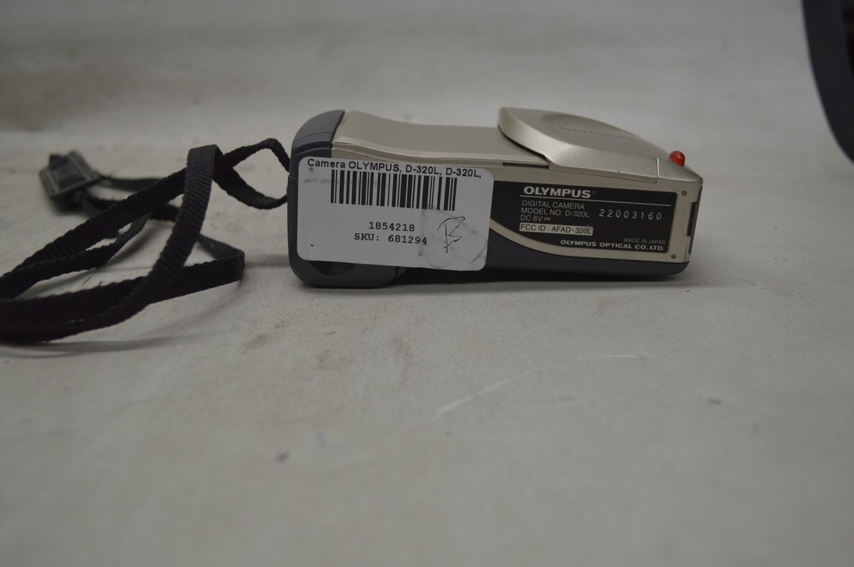 Vintage Olympus D320L Digital Camera . Camera card and cord. for 
