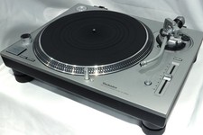 Technics SL1200GR Grand Class Audiophile Direct Drive Turntable 33/45/78 rpm