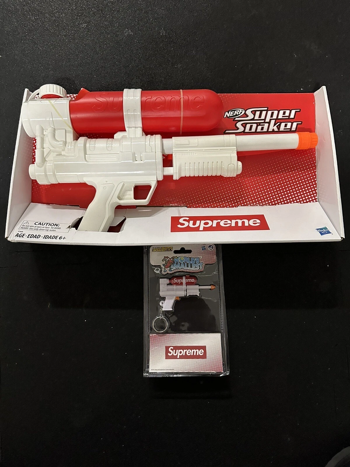 Porte clés Supreme Super Soaker 50 hasbro Worlds plus petit Super Soaker neuf les deux