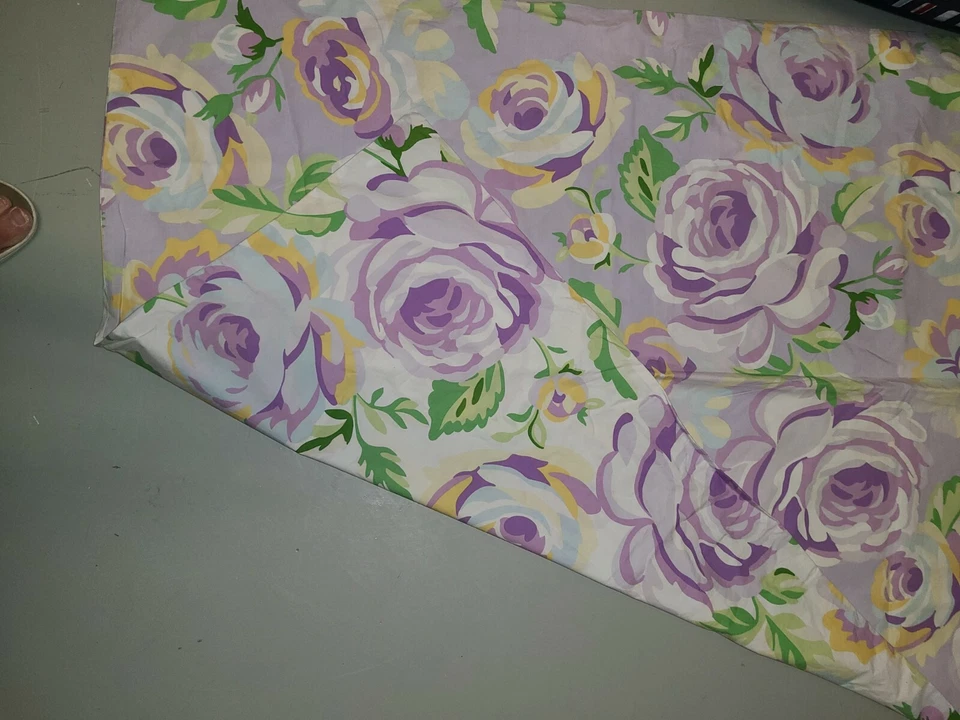 Edredón de cuna reversible Pottery Barn Kids "Purple Roses" Foto 4 de 4