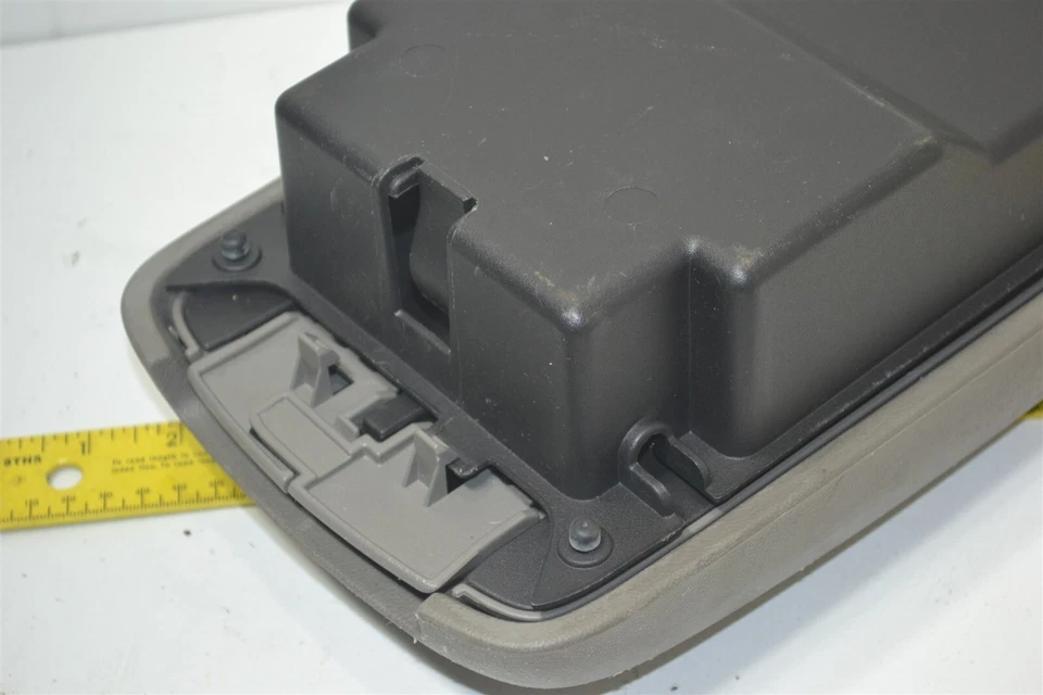 Saturn Aura - Tapa de consola central gris OEM reposabrazos de doble capa Foto 3 de 3