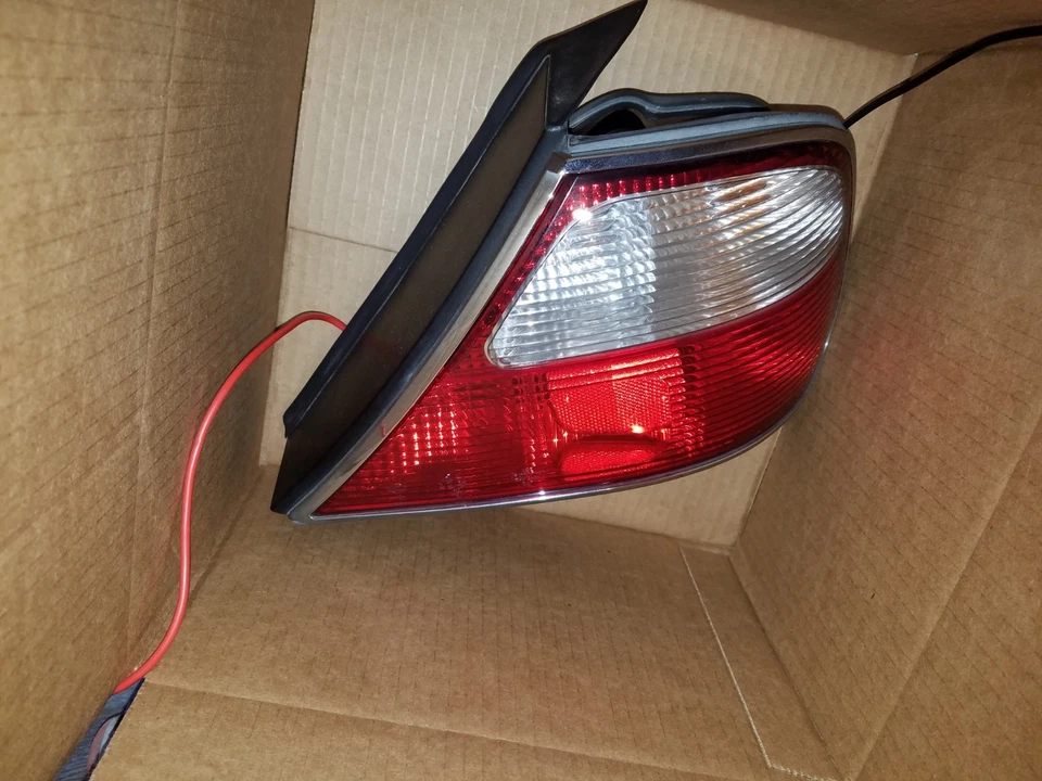Luz trasera derecha pasajero Jaguar XJ8 1998 1999 2000 2001 2002 2003 VANDEN PLAS Foto 4 de 4