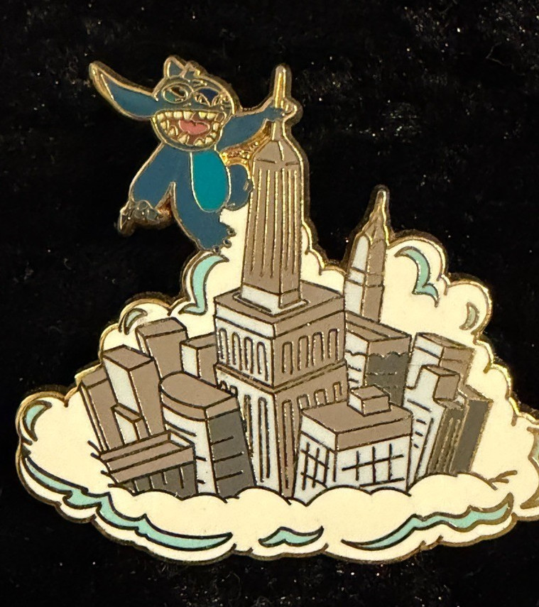 Disney Pin Stitch King Kong Empire State Building NYC World of Disney 2004