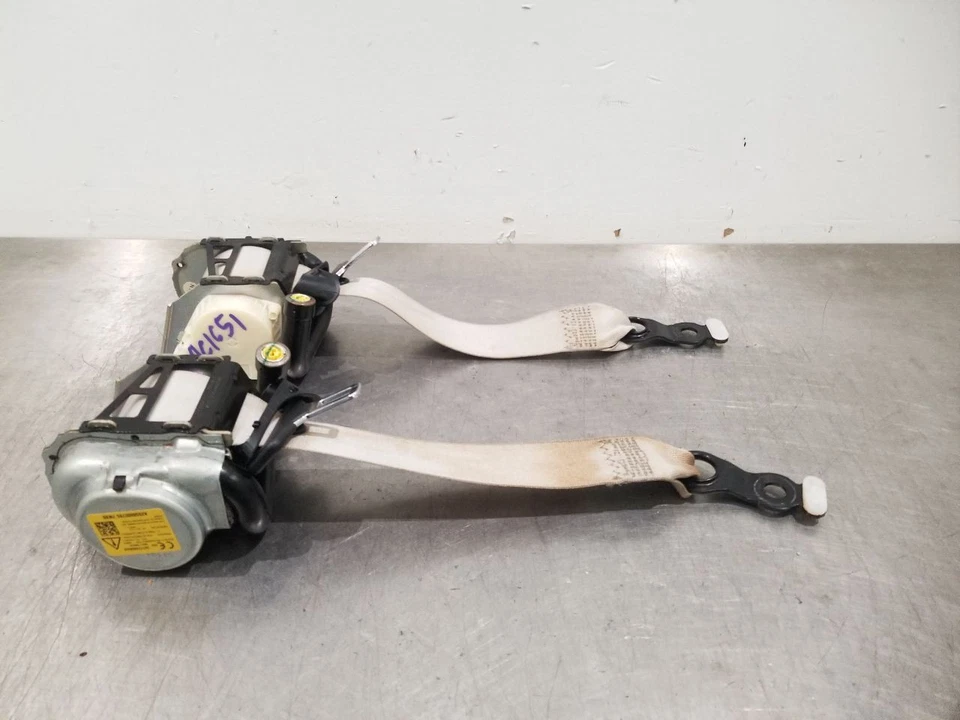 16 MERCEDES BENZ AMG C63S W205 SEAT BELT RETRACTOR REAR SET PAIR SILVER Foto 2 de 4