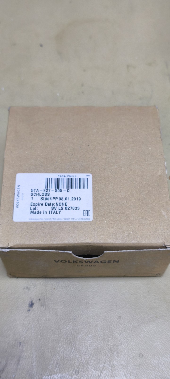 Serrure de coffre bloquée sur Touran ? Solution VW 5TA827505D