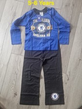 Chelsea FC boys' pyjamas designed for ages 5-6 years.