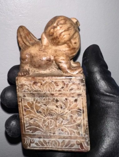 Two Unusual Qing era Agate beast scroll weights, great details & very heavy. - Picture 10 of 20